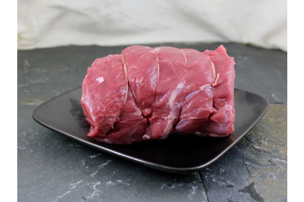 Veau rôti d'épaule désossé 733g 